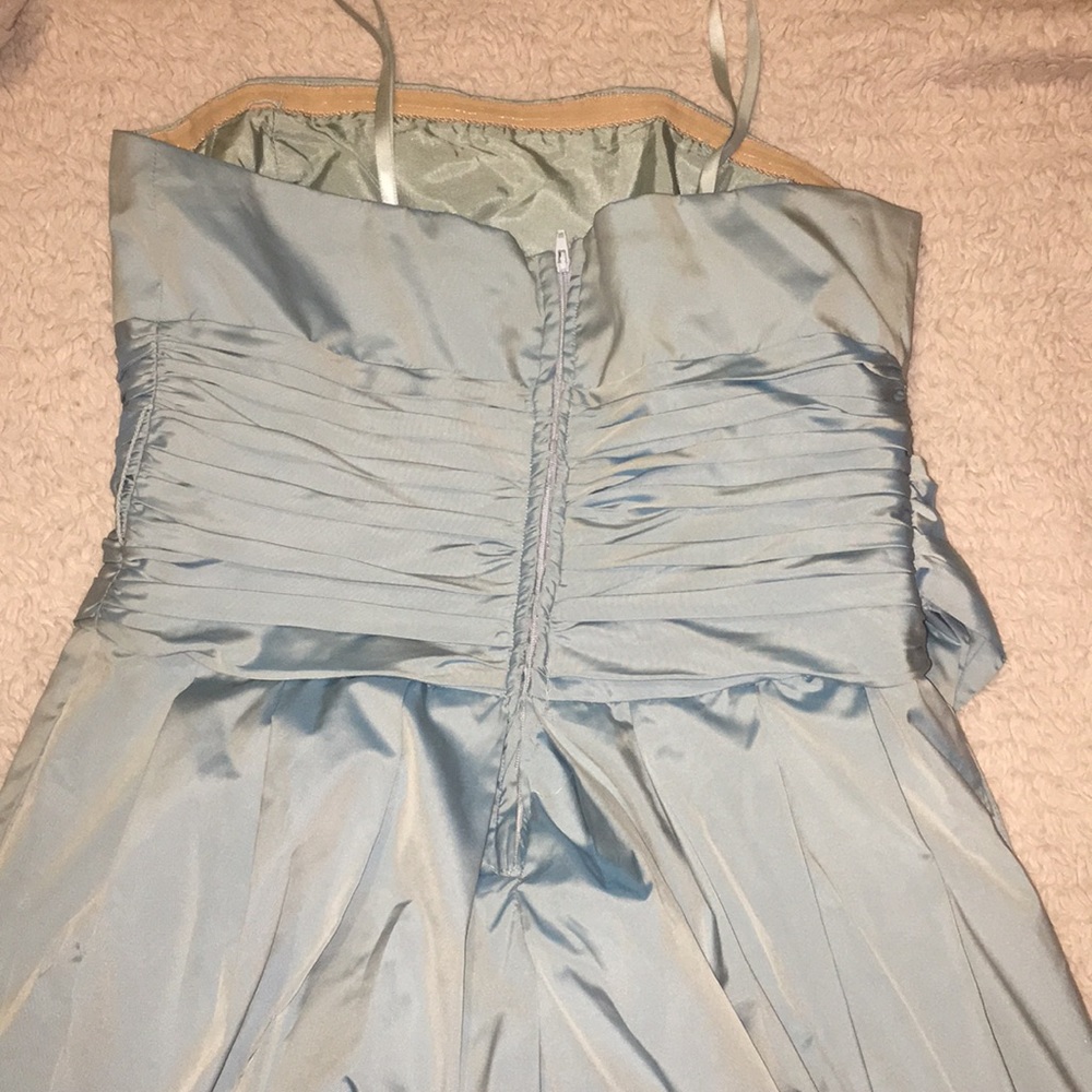 Dress - Picture 4 of 4